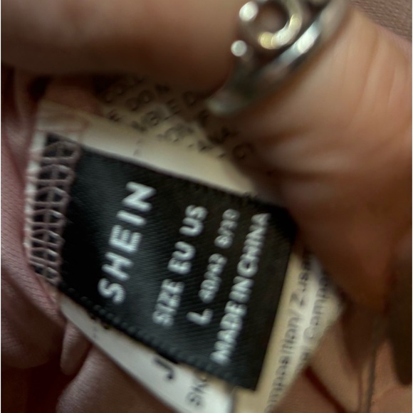 Pink dress with bows - Picture 2 of 3